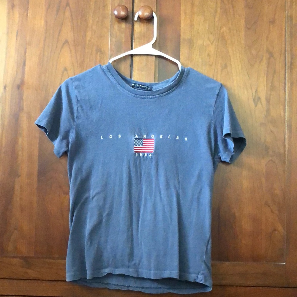 - BRANDY MELVILLE GRAPHIC TEE